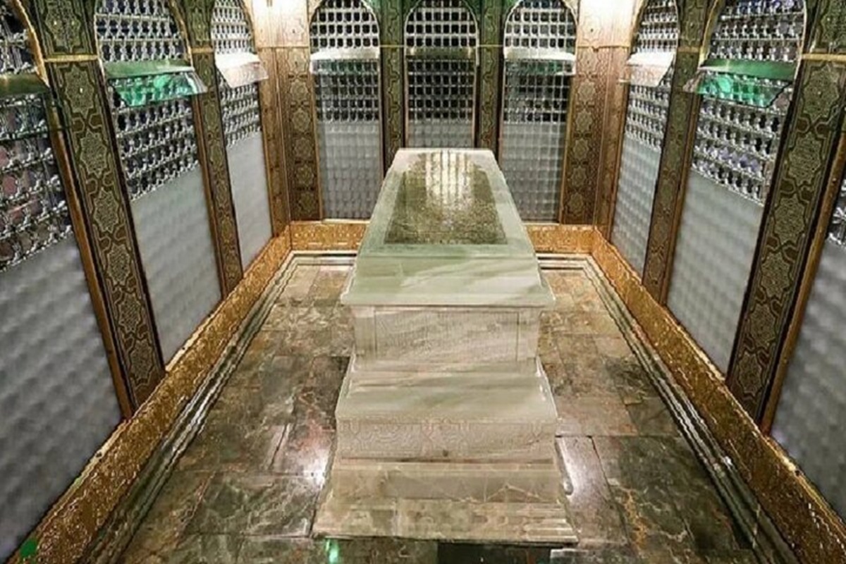 سنگ ۳۶ تنی مضجع حرم مطهر امام رضا(ع) چگونه ساخته شد؟