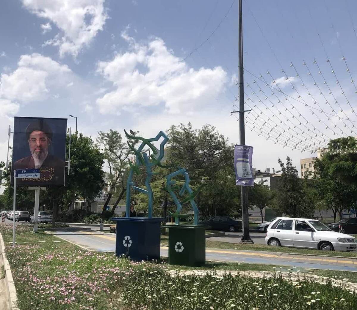 نصب اثر هنری- مفهومی «بازیافت» در بلوار وکیل‌آباد مشهد