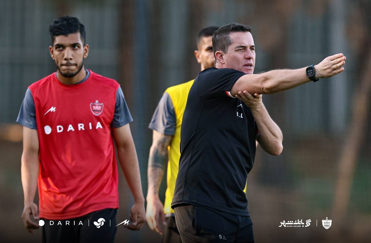 پس از بازگشت به تهران؛ اوسمار در تمرین پرسپولیس حاضر شد + عکس