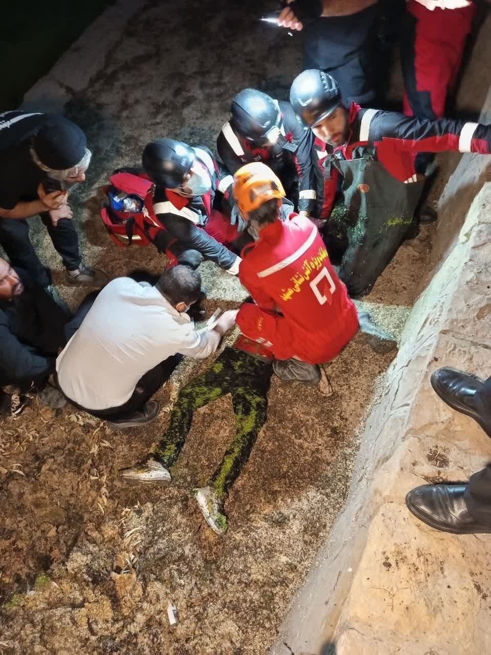 مرگ تلخ یک کودک براثر غرق شدن در برکه پارک پردیس مشهد + عکس (۲۷ خرداد ۱۴۰۵) مرگ تلخ یک کودک براثر غرق شدن در برکه پارک پردیس مشهد + عکس (۲۷ خرداد ۱۴۰۵)