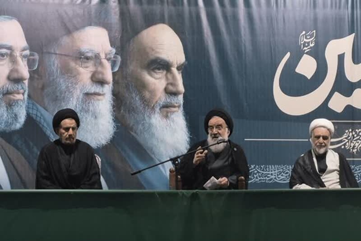 آیت&zwnj;الله  احمد خاتمی: دشمن در تحقق رؤیای براندازی جمهوری اسلامی ناکام ماند