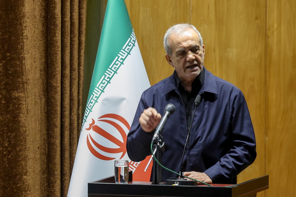 رئیس جمهور در بزرگداشت شهید چمران: وحدت ما دشمن را وادار کرد حق و حقوق ایران را بپذیرند