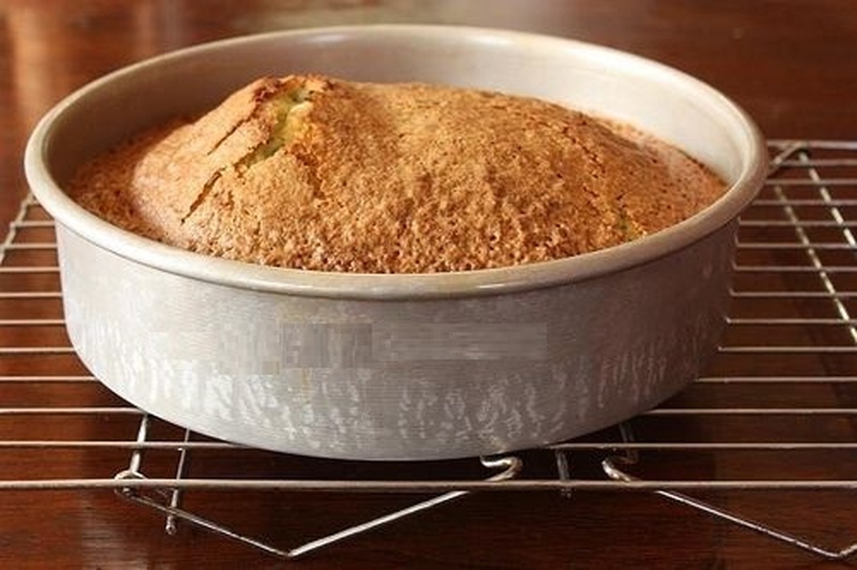 خانه داری| چرا کیک، یک طرفه پف می&zwnj;کند؟
