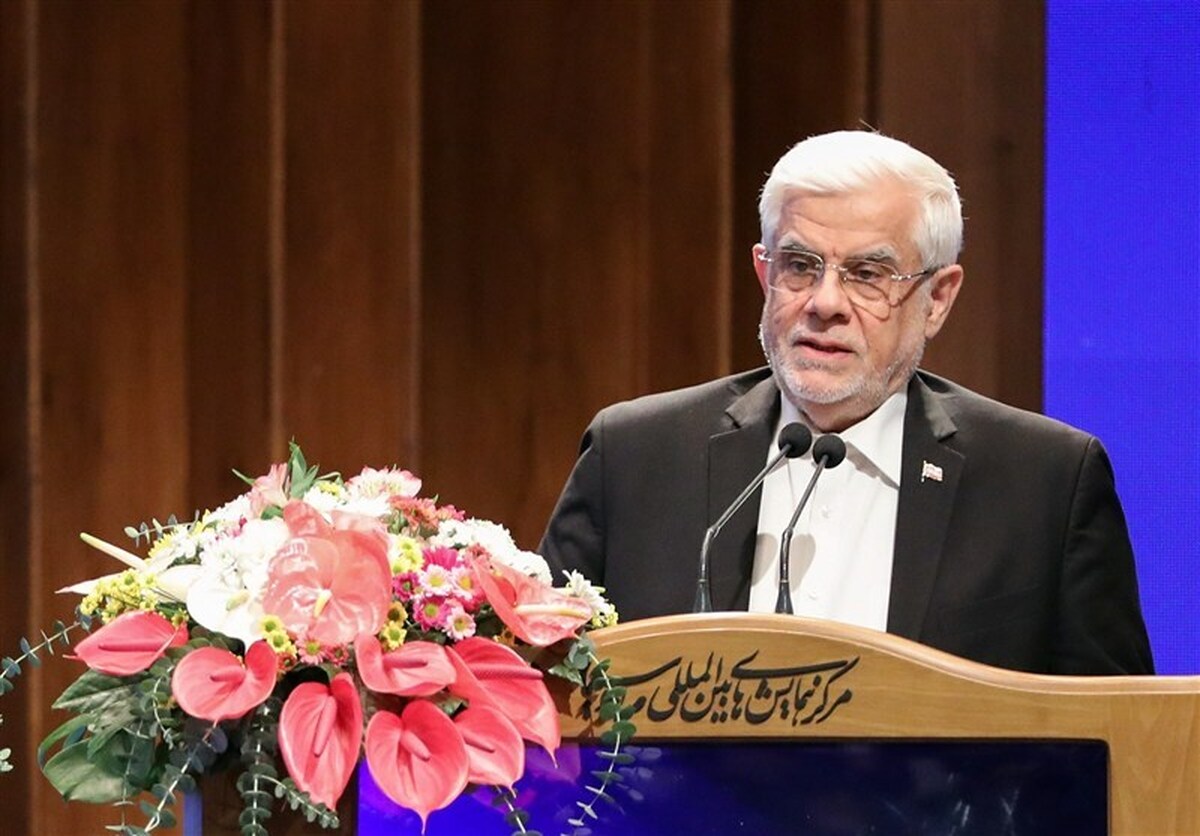 عارف: نوسان قیمت&zwnj;ها بیش از گرانی، مردم را تحت فشار روانی قرار داده است