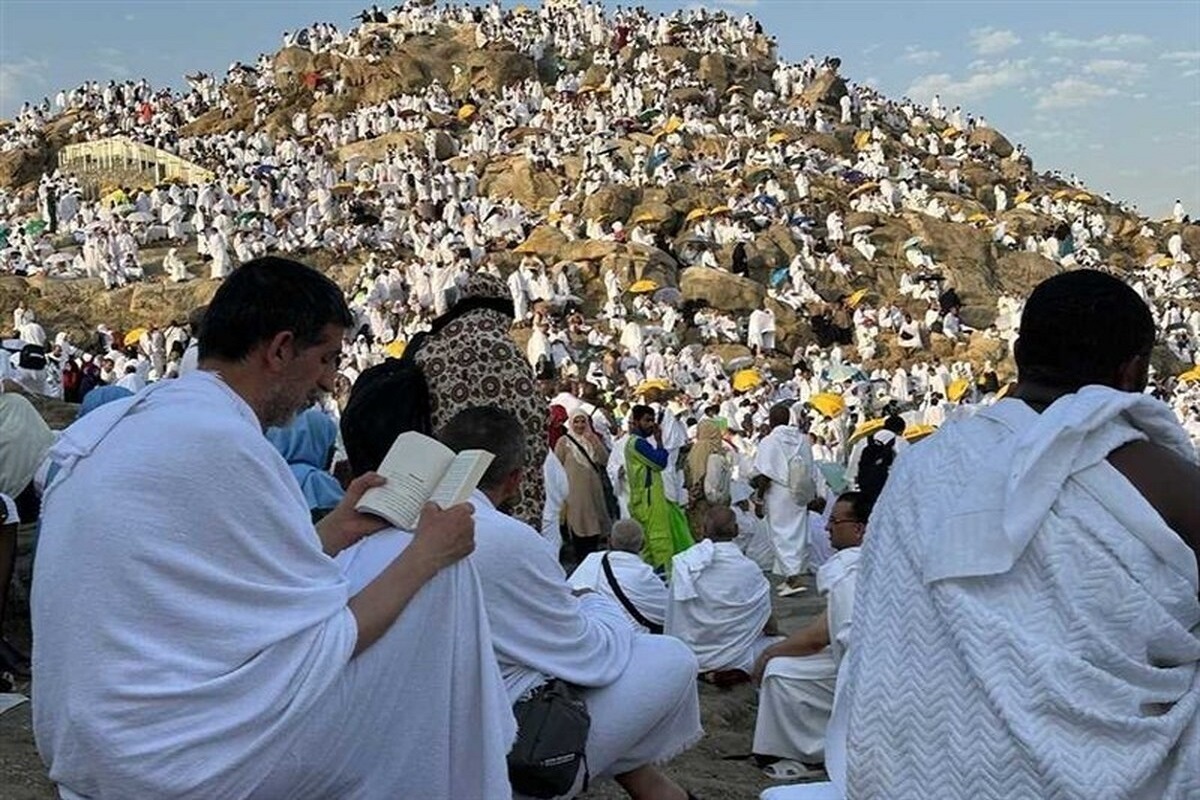پخش دعای پرفیض عرفه از شبکه&zwnj;های سیما (امروز ۵ خرداد ۱۴۰۵)