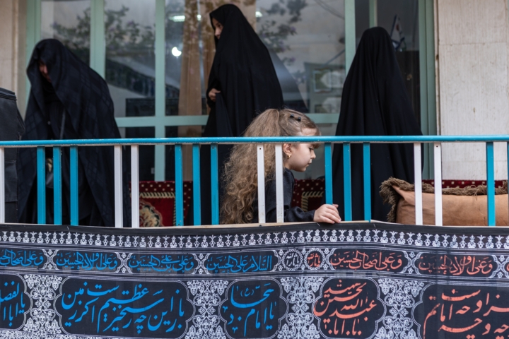یک کیف، ۵ وسیله، یک روضه آرام| فرمول مادران برای بردن کودک به هیئت