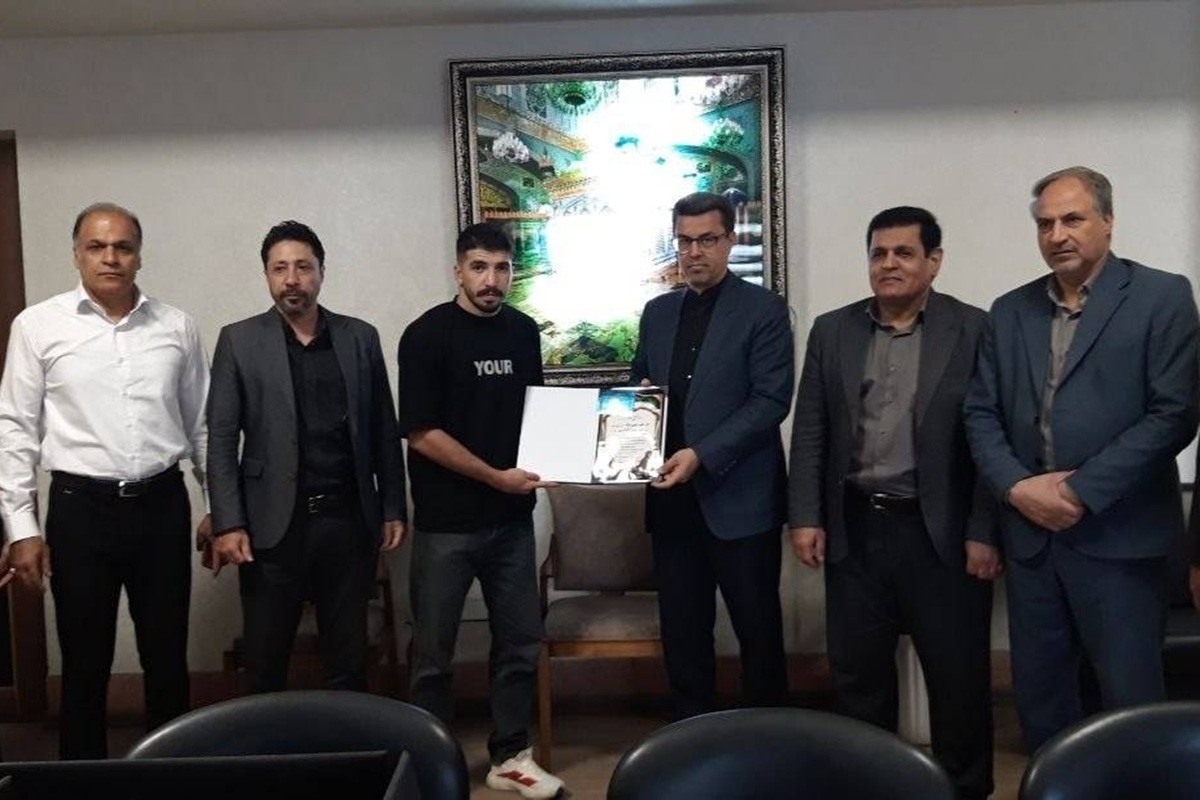 قدردانی سطح پایین اداره کل ورزش وجوانان از تنهامدال آور تاریخ بوکس خراسان در جهان