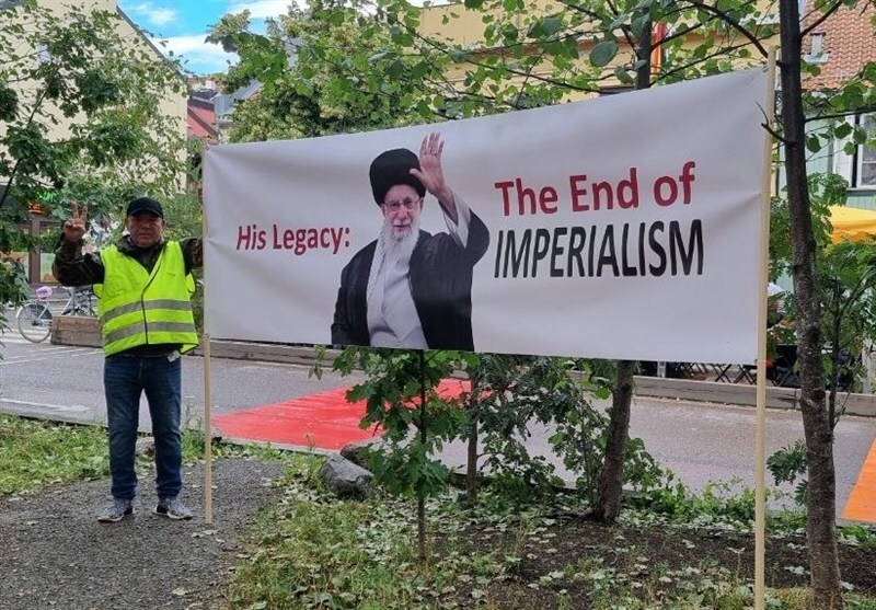 برپایی تجمع ضد استکباری و گرامیداشت رهبر شهید انقلاب اسلامی در نروژ برپایی تجمع ضد استکباری و گرامیداشت رهبر شهید انقلاب اسلامی در نروژ