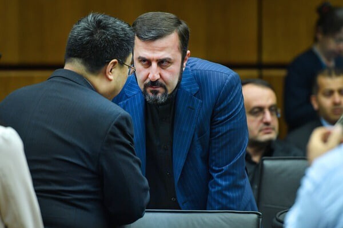 هشدار قاطع غریب آبادی: تنگه هرمز میدان نمایش نظامی قدرت‌های فرامنطقه‌ای نیست