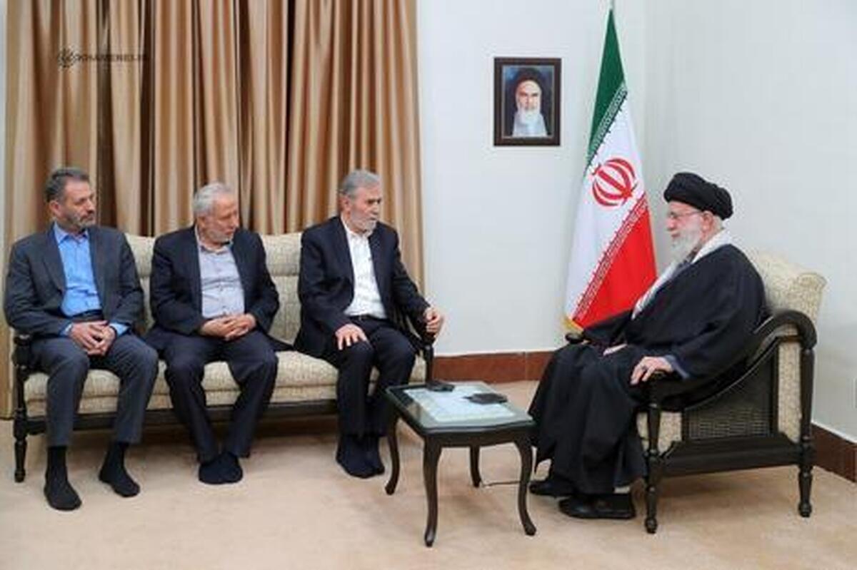 زیاد النخاله: شهید آیت‌الله خامنه‌ای رهبری متمایز بودند