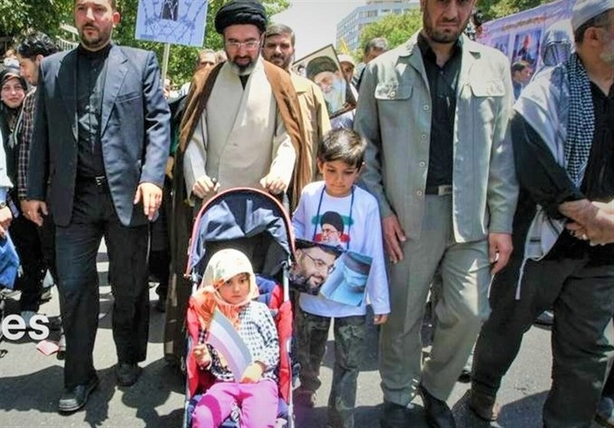 روایتی از گمنامی و اخلاص خانواده رهبر شهید | همه او را تنها با نام «خانم حسینی» می‌شناختند!