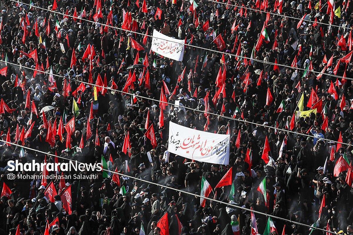 ویدئو | نخستین تصویر از آماده‌سازی خودروی حامل پیکر مطهر رهبر شهید انقلاب اسلامی و شهدای خانواده ایشان در مراسم تشییع تهران