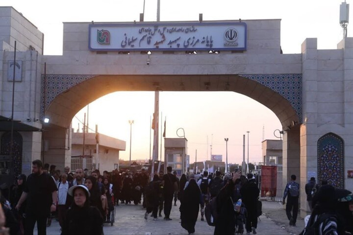 آغاز پذیرایی از زائران عراقی مراسم تشییع رهبر شهید