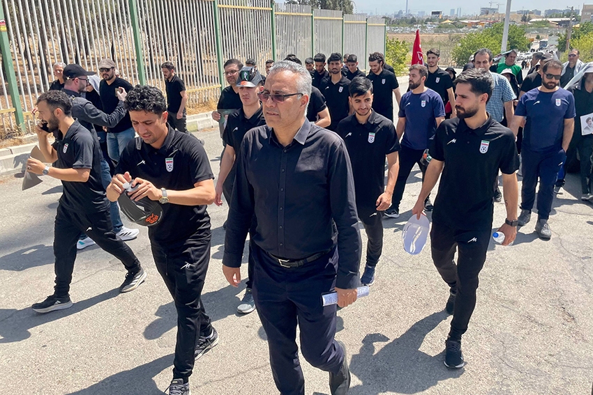 فوتسالی‌ها در مراسم تشییع پیکر رهبر شهید