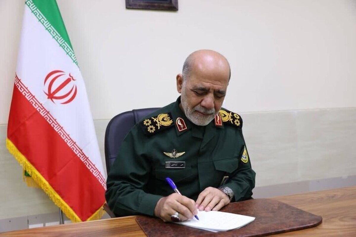 فرمانده قرارگاه مرکزی خاتم‌الانبیا انتصاب مجدد محسنی اژه‌ای را تبریک گفت