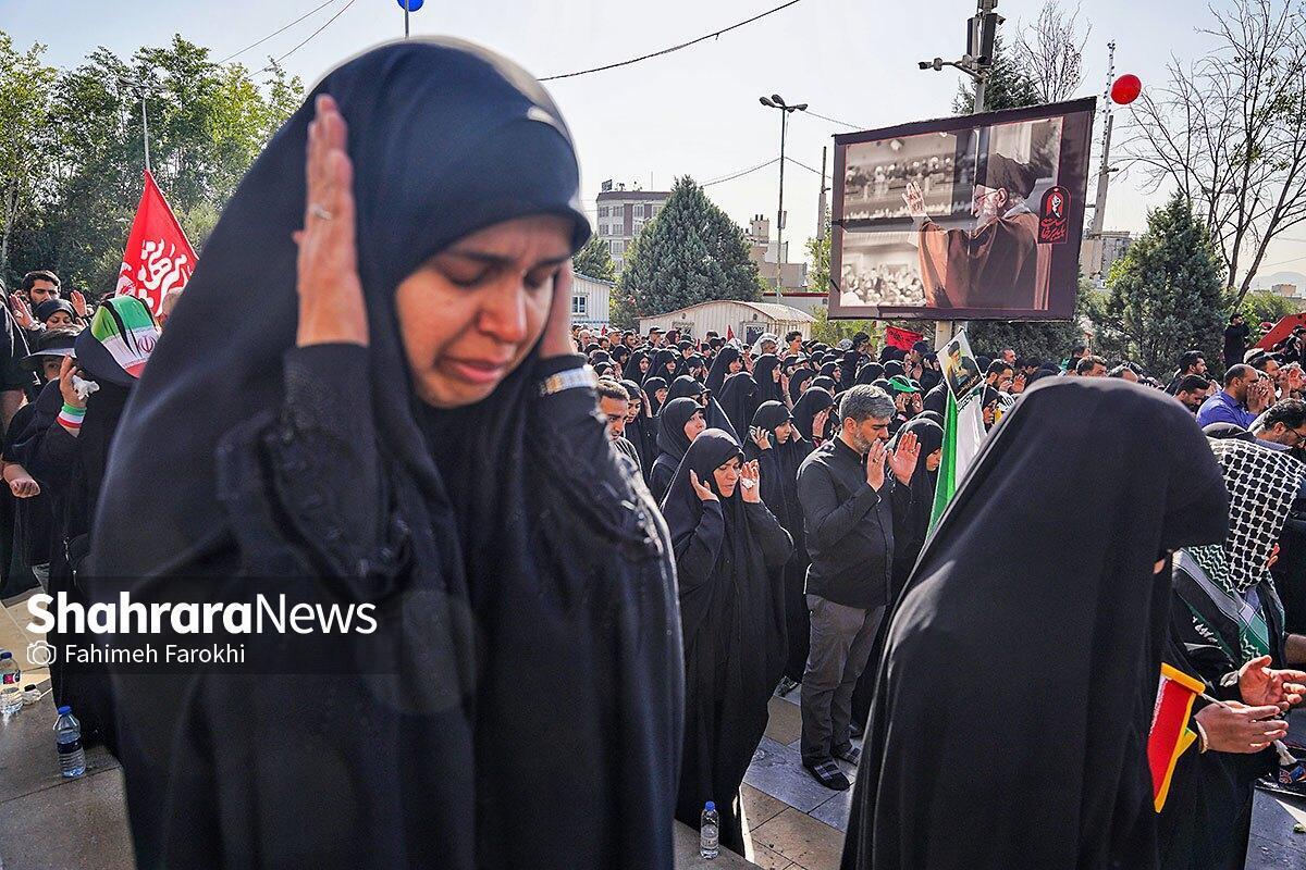 ویدئو | اقامه نماز بر پیکرهای مطهر شهدای خانواده رهبر شهید با حضور فرزندان ایشان