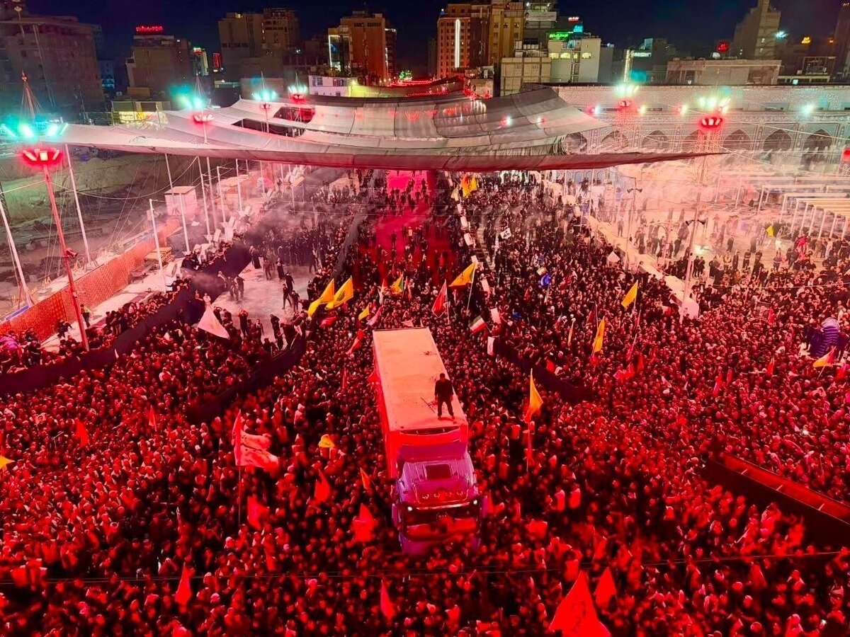 حضور کارگردان سینما و تلویزیون در مراسم تشییع پیکر آقای شهید ایران در کربلا