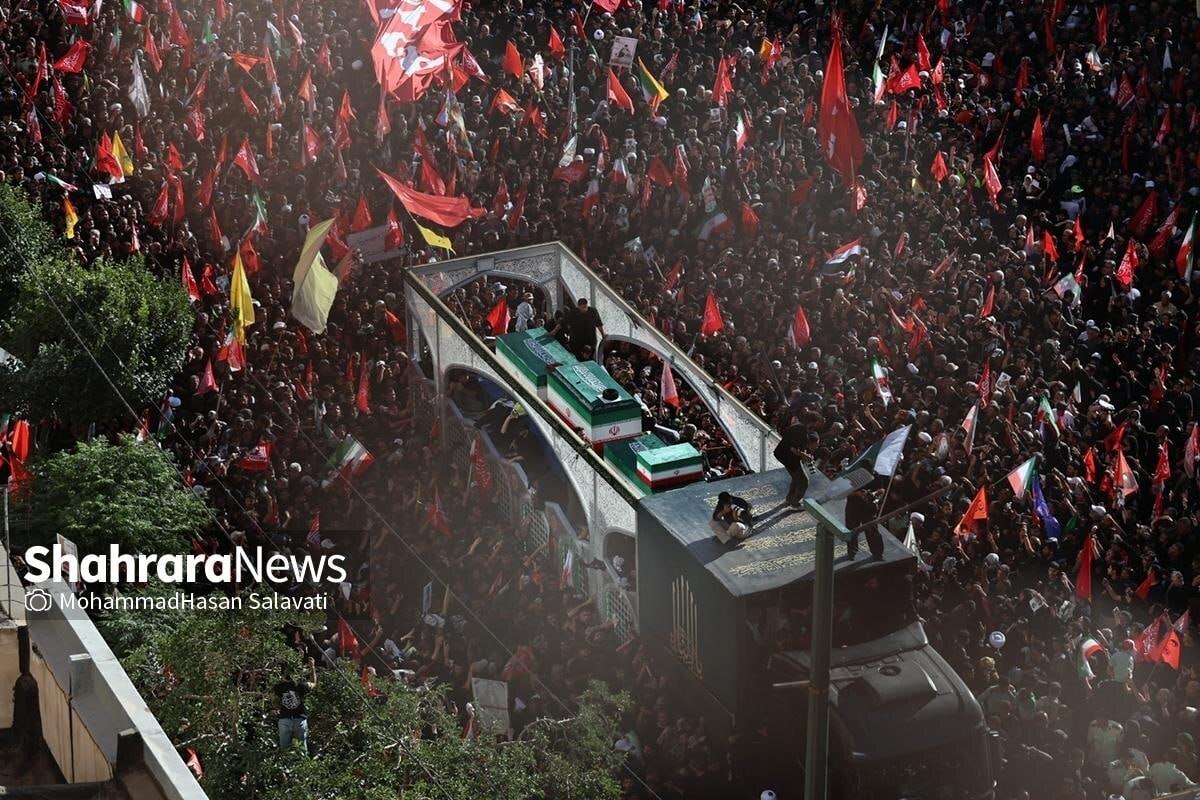 ویدیو | تصاویری از انتقال پیکر مطهر رهبر شهید انقلاب با بالگرد به حرم مطهر رضوی