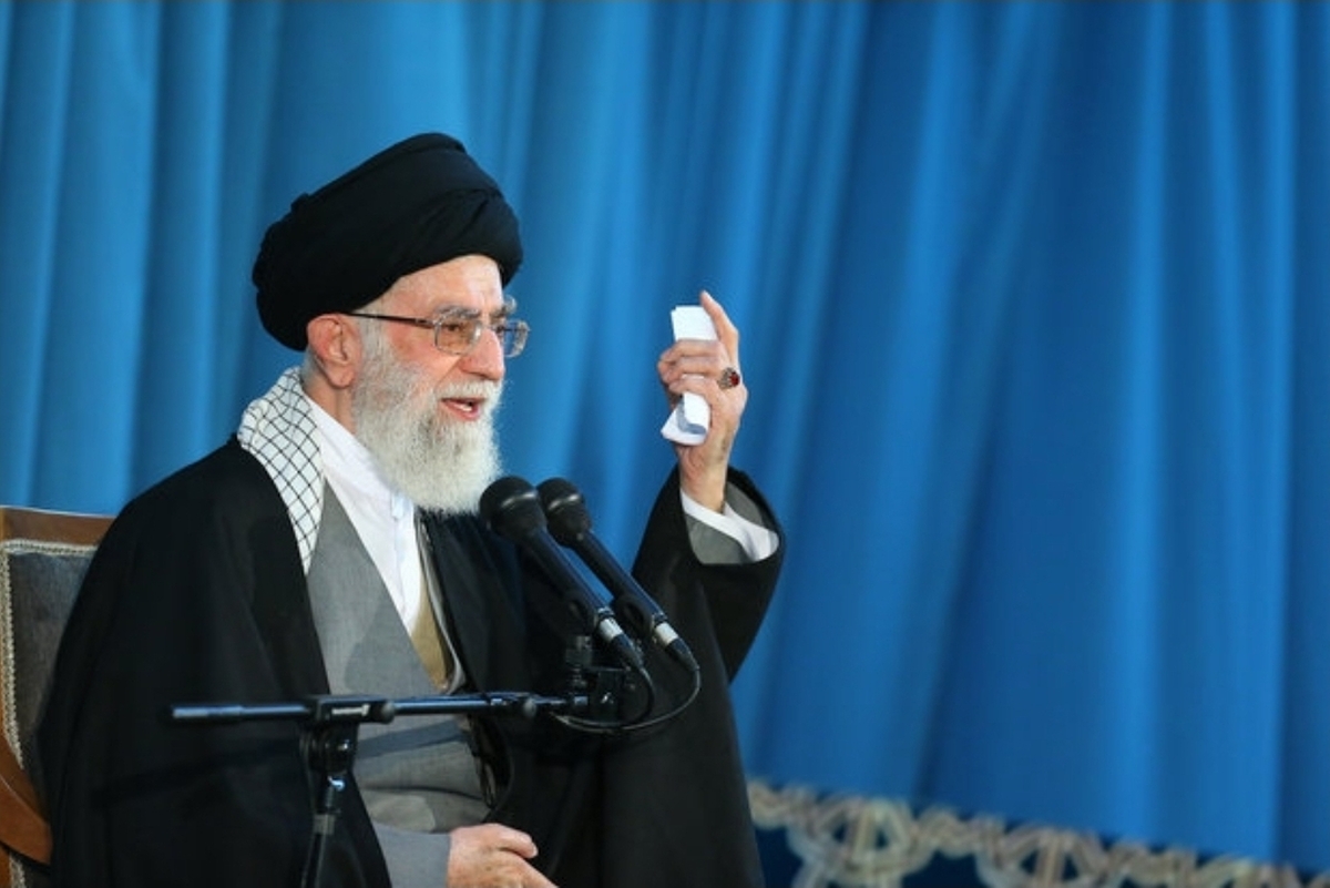 رهبر شهید: زنان ایران در عرصه‌های مختلف حضور فعال دارند
