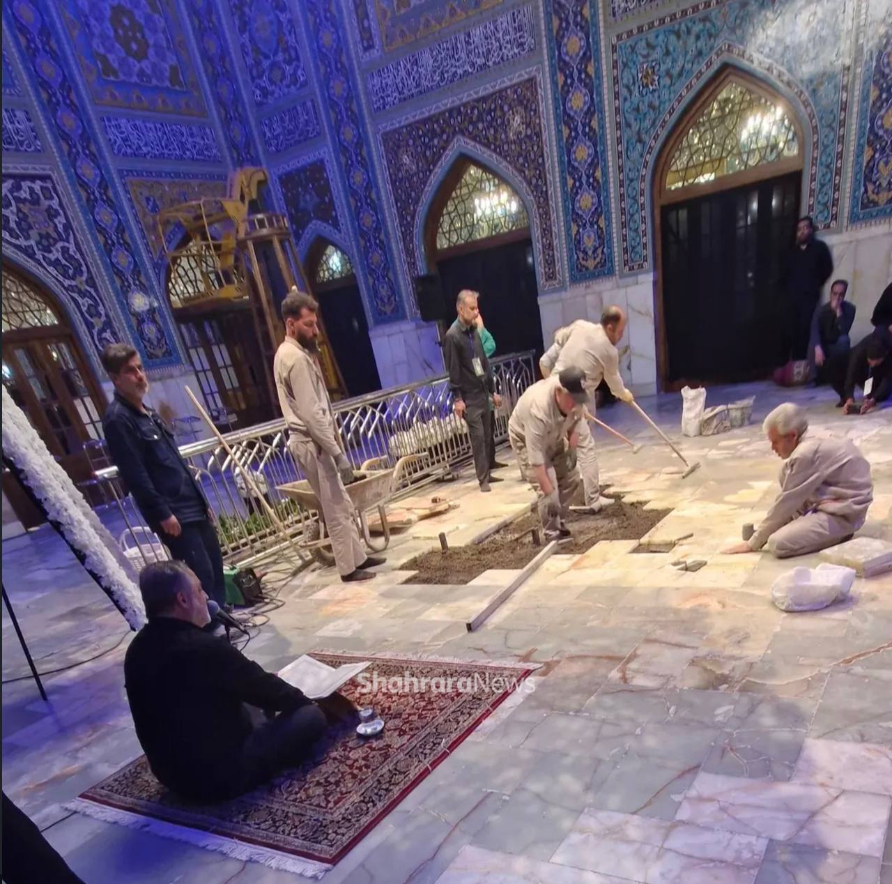روایتی از محل دفن رهبر شهید انقلاب و خانواده ایشان در دارالذکر حرم امام رضا (ع) روایتی از محل دفن رهبر شهید انقلاب و خانواده ایشان در دارالذکر حرم امام رضا (ع)