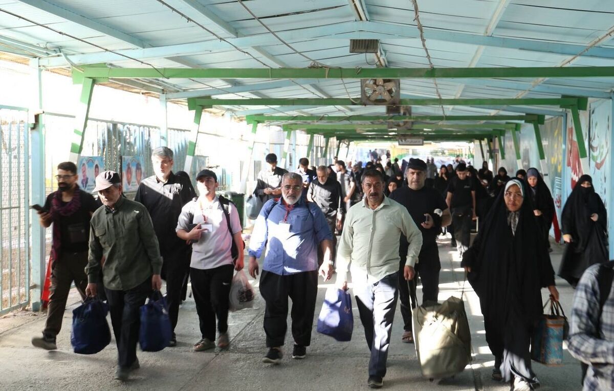 مرز مهران در تدارک استقبال از تشییع‌کنندگان رهبر شهید انقلاب + فیلم