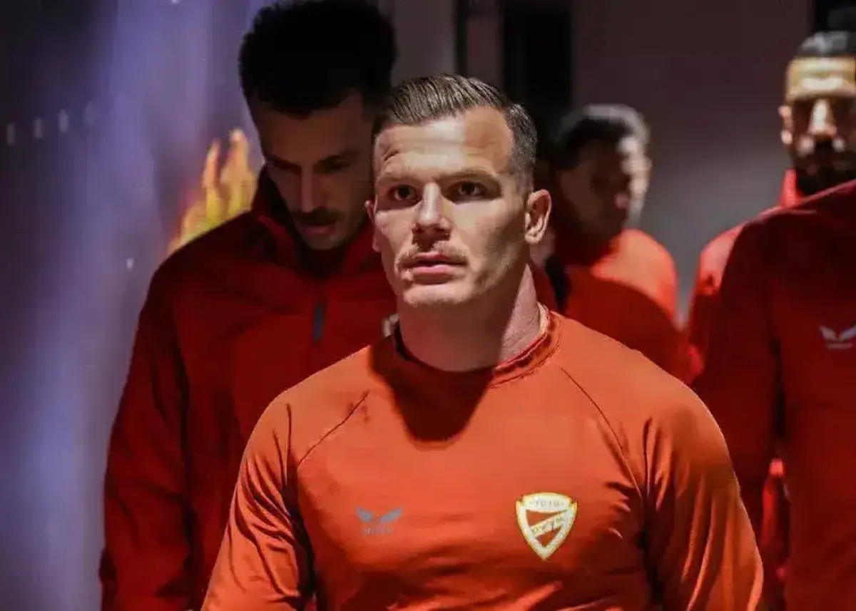 مدافع راست پرسپولیس ششمین خروجی