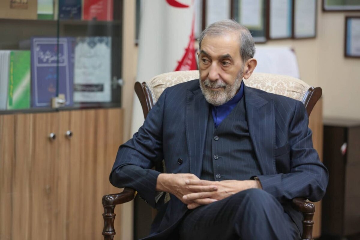 ولایتی: تنگه هرمز متعلق به ایران است و هیچ قدرتی نمی‌تواند آن را از مالکیت کشور خارج کند | ایده تقسیم مسیرها در تنگه، چوب حراج به سرمایه ملی است