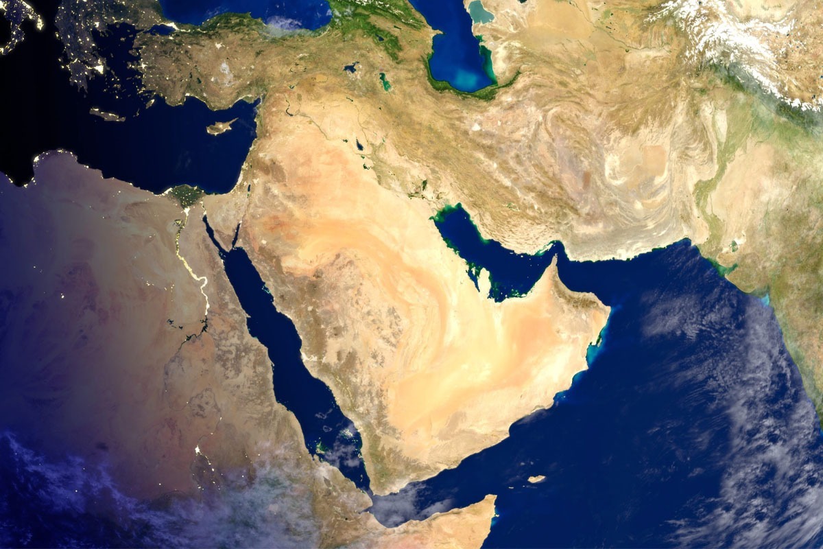 دیلی تلگراف: یمن دریای سرخ را از دو سو محاصره می‌کند