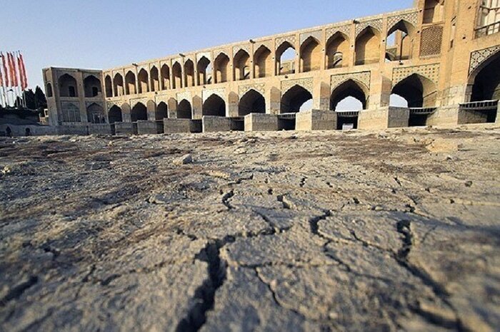 تدوین نظامنامه اخذ عوارض زیستمحیطی از کشتیهای عبوری تنگه هرمز تدوین نظامنامه اخذ عوارض زیستمحیطی از کشتیهای عبوری تنگه هرمز