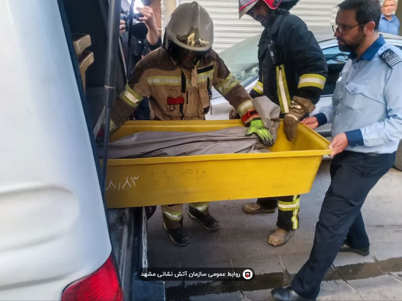 مرگ دلخراش کودک براثر آتش سوزی مسافرخانه در مشهد + عکس (۲۷ تیر ۱۴۰۵) مرگ دلخراش کودک براثر آتش سوزی مسافرخانه در مشهد + عکس (۲۷ تیر ۱۴۰۵)