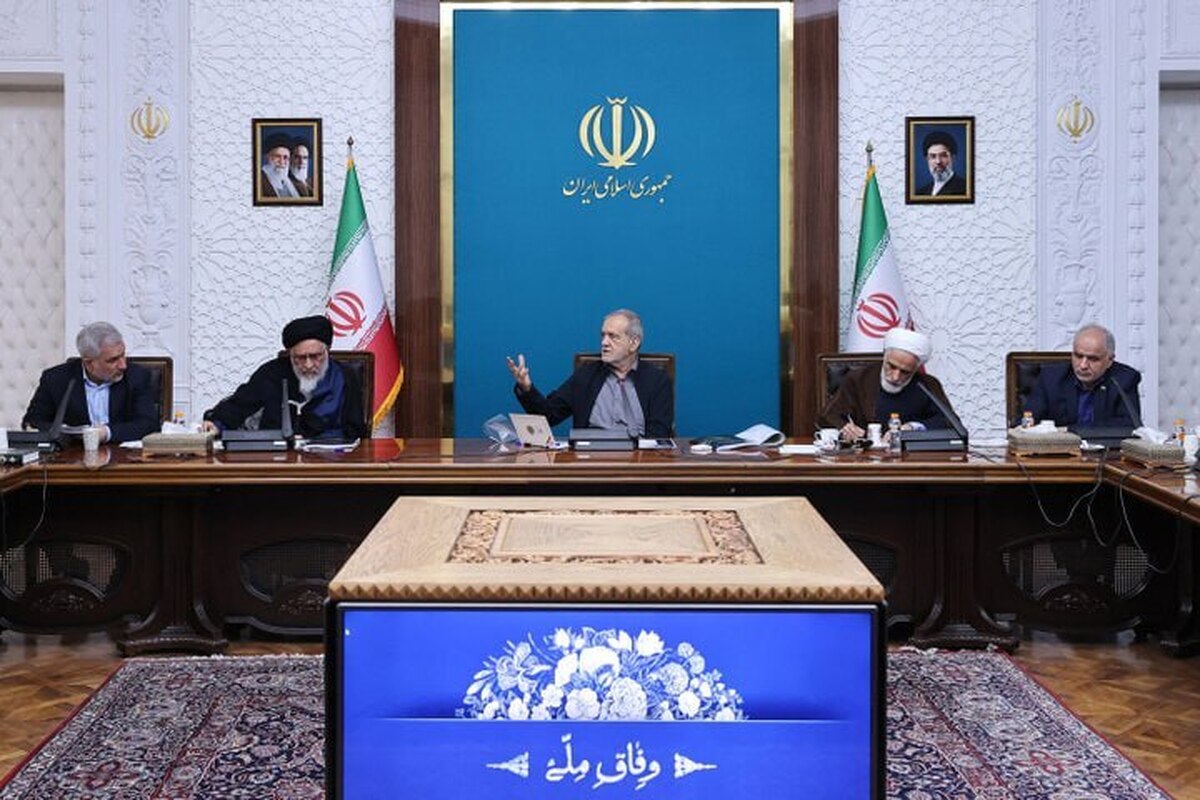 رئیس جمهور در دفاع از سران قوا: اژه‌ای و قالیباف با تمام توان، همراه ما در مسیر احقاق حقوق ایران هستند