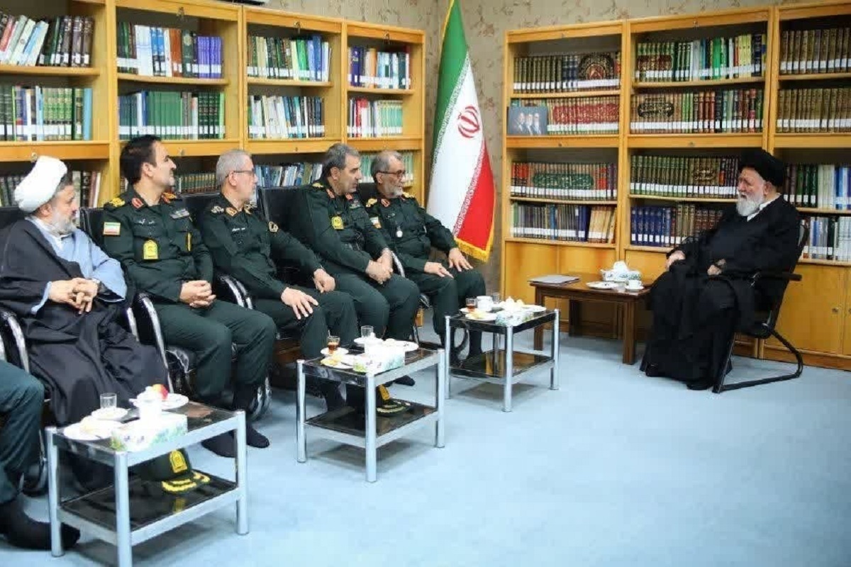 تقدیر آیت‌الله علم‌الهدی از مجاهدت‌های خستگی‌ناپذیر نیروی انتظامی خراسان رضوی