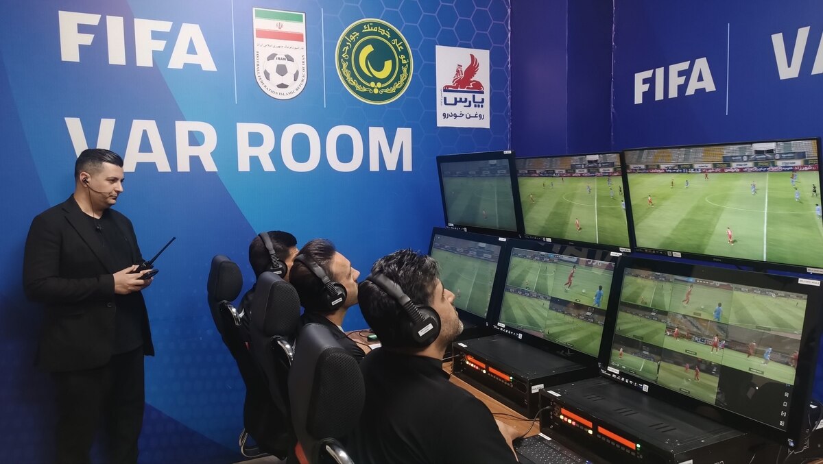 ویدئو| اتاق VAR بازی پرسپولیس و چادرملو