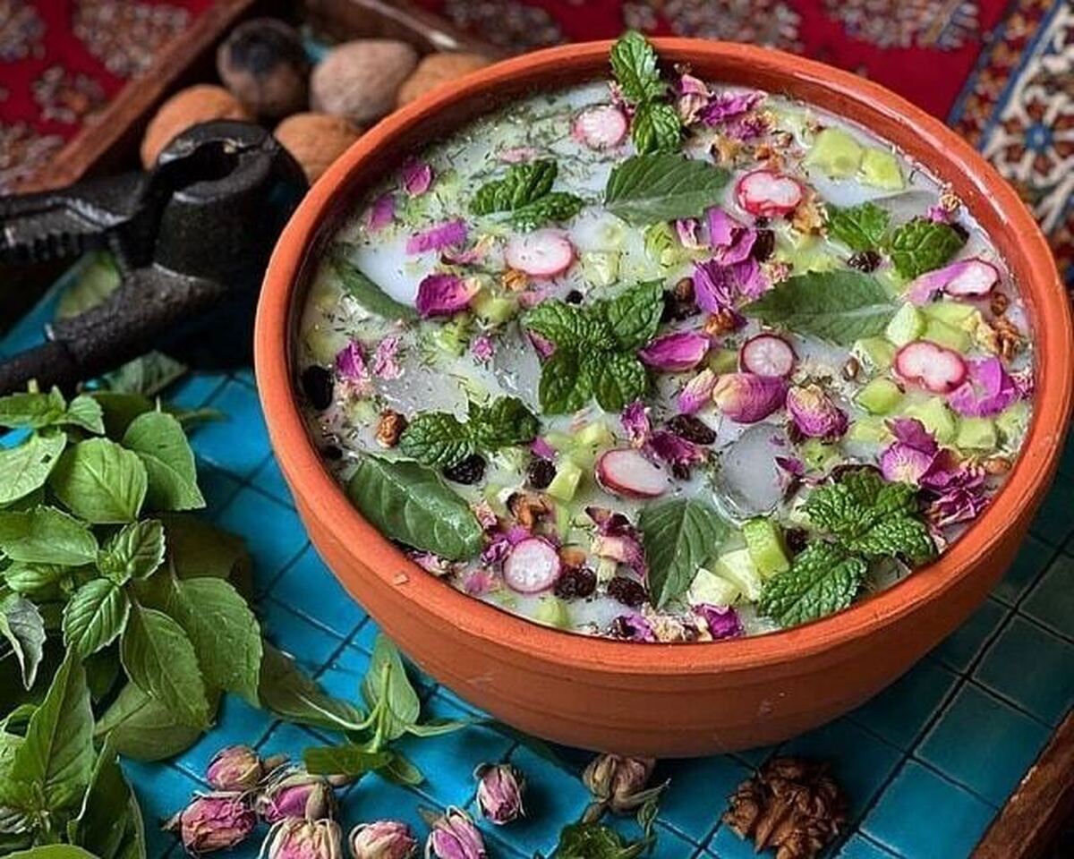 توصیه&zwnj;های تغذیه&zwnj;ای وزارت بهداشت برای روزهای گرم | مهم&zwnj;ترین اقدام برای پیشگیری از گرمازدگی