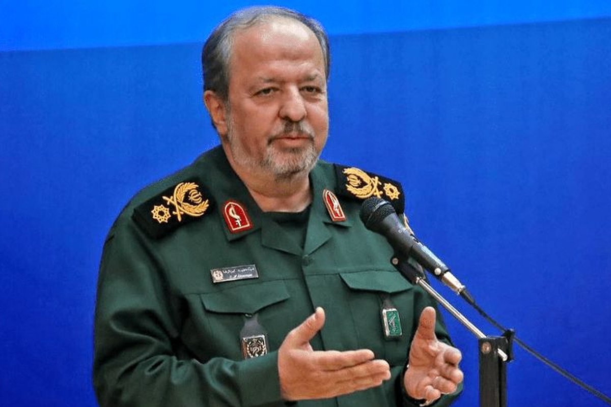 سرپرست وزارت دفاع: صنعت دفاعی باید سریع‌تر از نیاز میدان نبرد حرکت کند