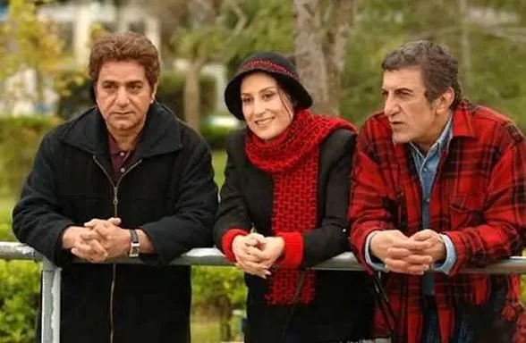 همه چیز درباره فیلم سینمایی «صدسال به این سالها» که پس از ۱۹ سال توقیف به اکران آنلاین رسید + بازیگران و خلاصه داستان همه چیز درباره فیلم سینمایی «صدسال به این سالها» که پس از ۱۹ سال توقیف به اکران آنلاین رسید + بازیگران و خلاصه داستان