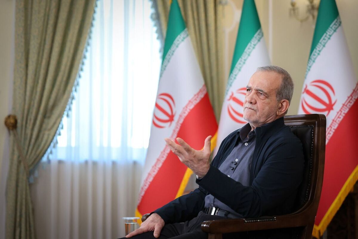 پزشکیان: حوادث دی‌ماه پارسال قابل فراموشی نیست | اگر تا امروز مانده‌ایم، به‌دلیل مردم نجیب ایران بوده است + فیلم
