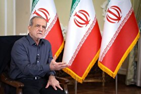 پزشکیان: استعفا نخواهم داد و می‌ایستم | عده‌ای نشسته‌اند و راجع به همه چیز اظهار نظر می‌کنند؛ نمی‌دانم این همه دانش را از کجا آورده‌اند + فیلم