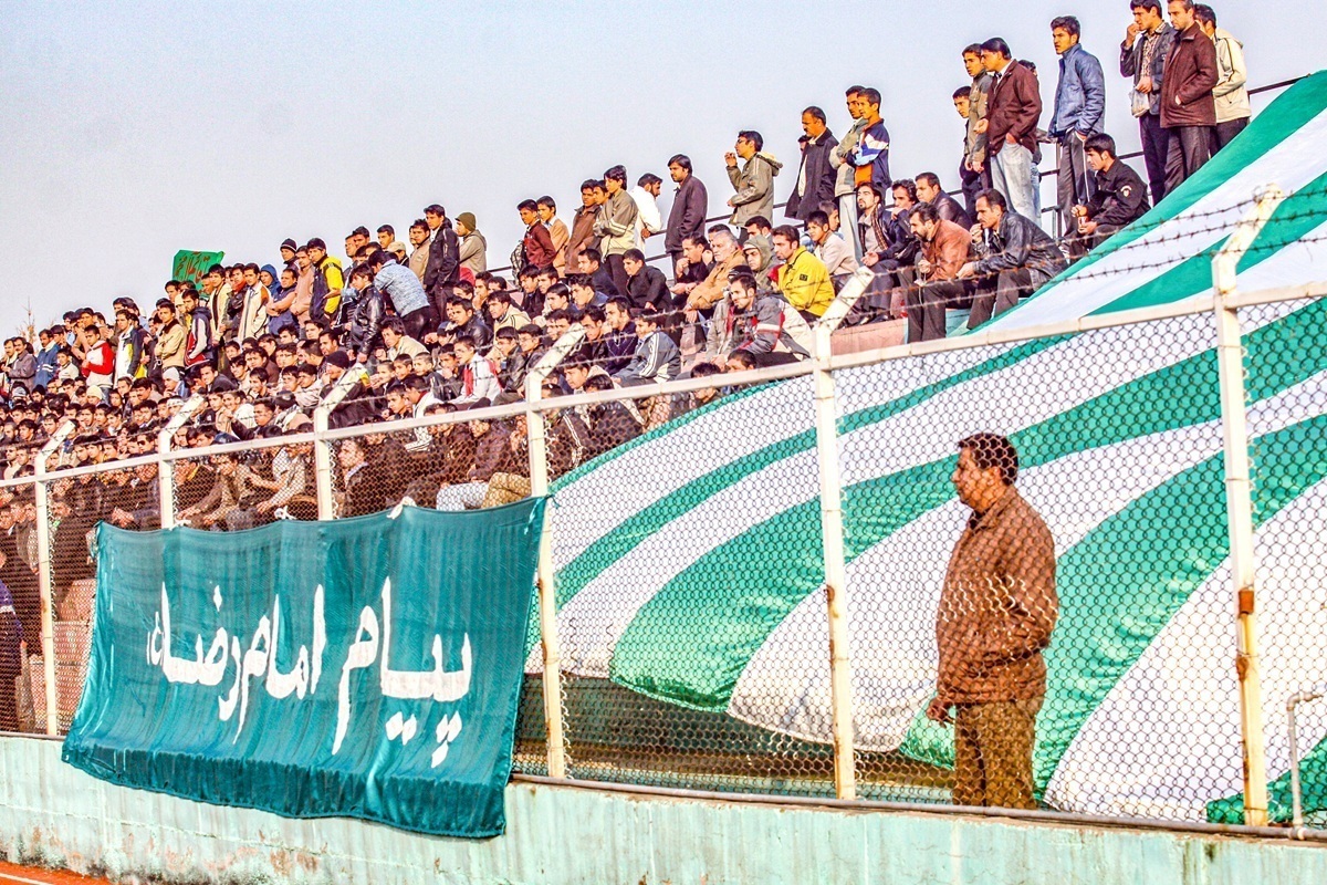 روزنگار|نخستین بازی پیام مشهد در لیگ برتر فوتبال کشور در چنین روزی