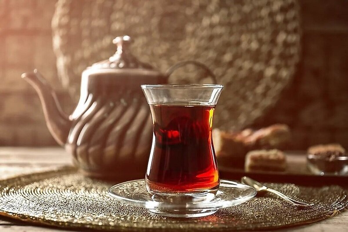 آیا نوشیدن چای داغ سبب ابتلا به سرطان مری می شود؟