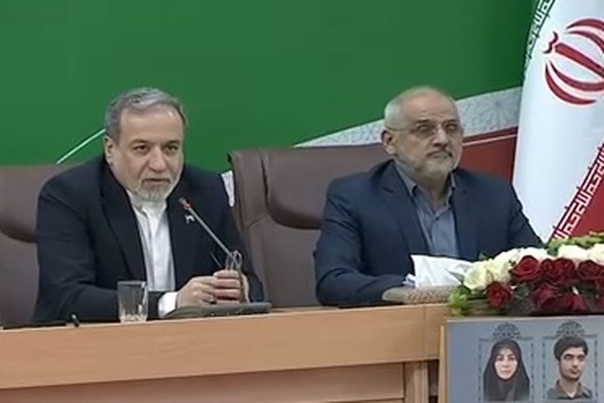 فیلم کامل صحبت&zwnj;های سید عباس عراقچی در نشست خبری رییس جمهور در روز خبرنگار