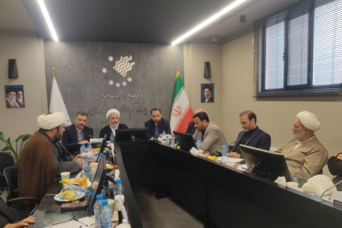 نخستین روز سفر جمعی از اعضای کمیسیون اصل ۹۰ و فراکسیون زیارت مجلس به مشهد | از دیدار با نماینده ولی فقیه در استان تا گپ و گفت با نوآوران