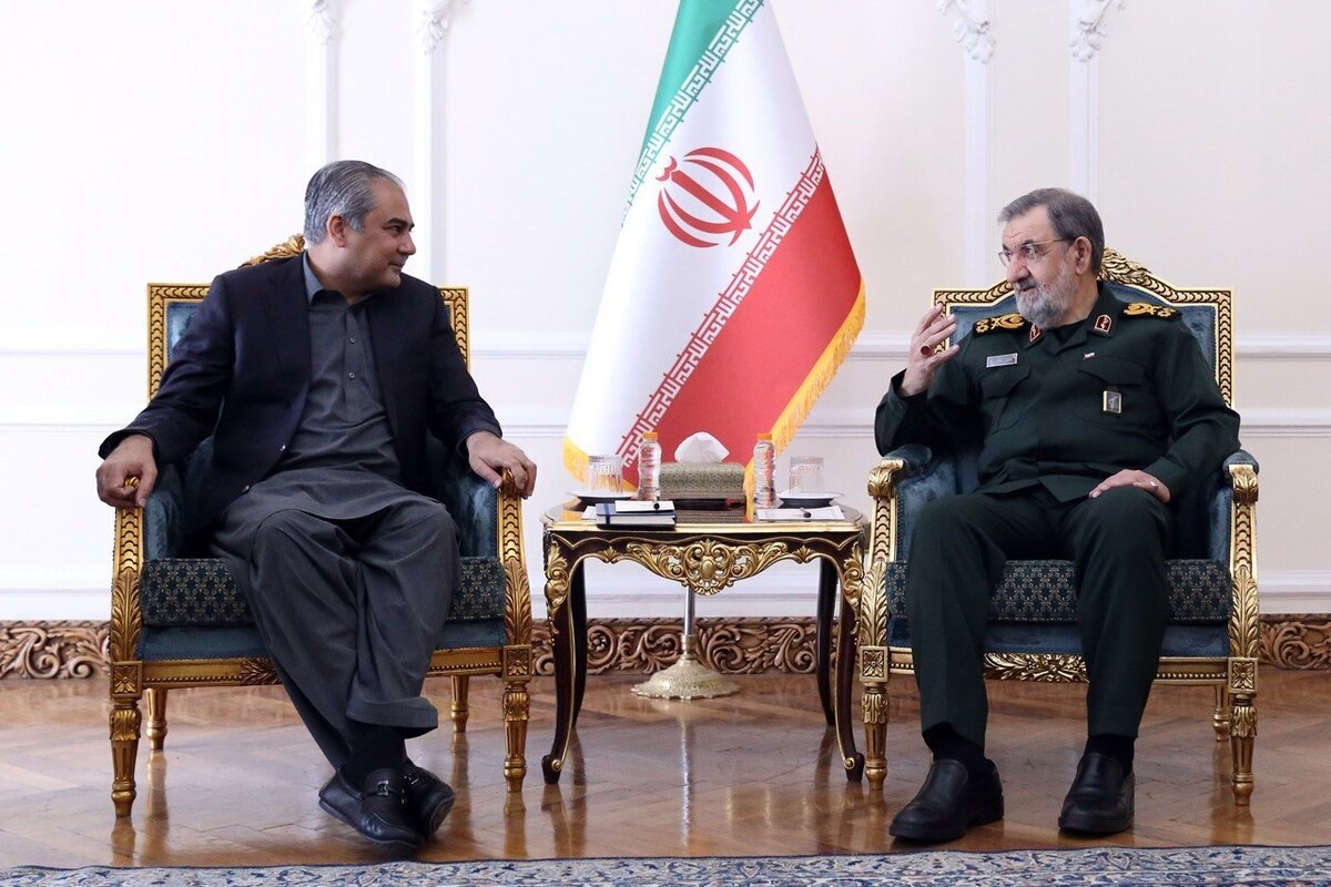 محسن رضایی در دیدار با وزیر کشور پاکستان: تهران و اسلام آباد عقبه راهبردی یکدیگرند