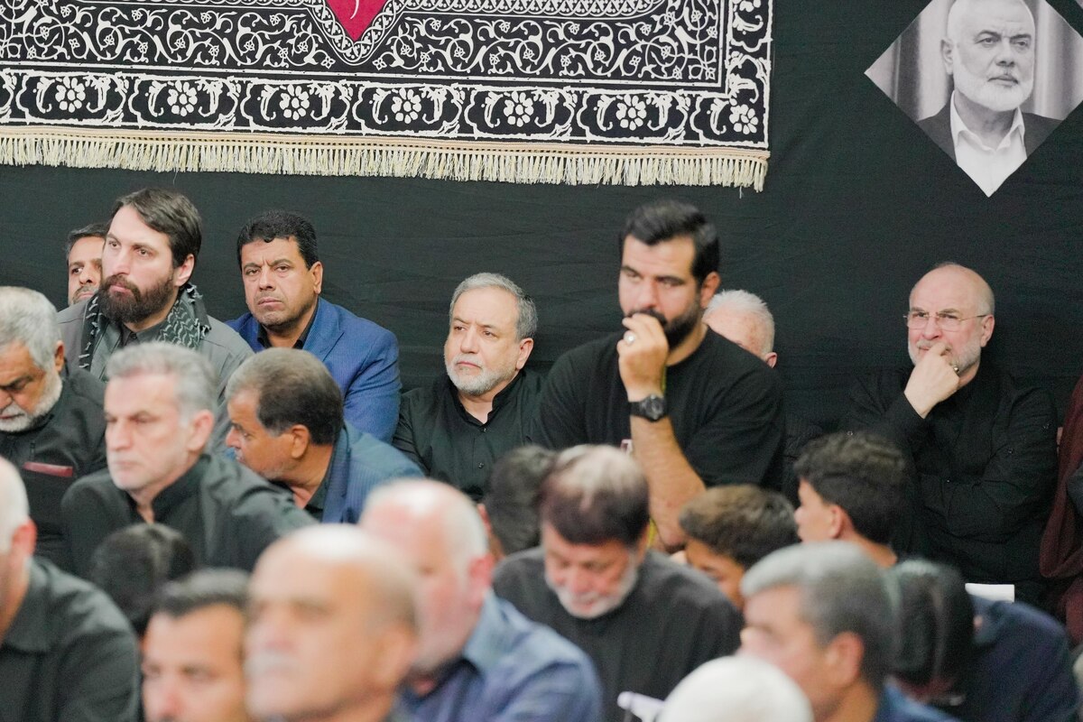 حضور قالیباف و عراقچی در آئین عزاداری شهادت امام رضا (ع) در مشهد (۲۲ مرداد ۱۴۰۵)