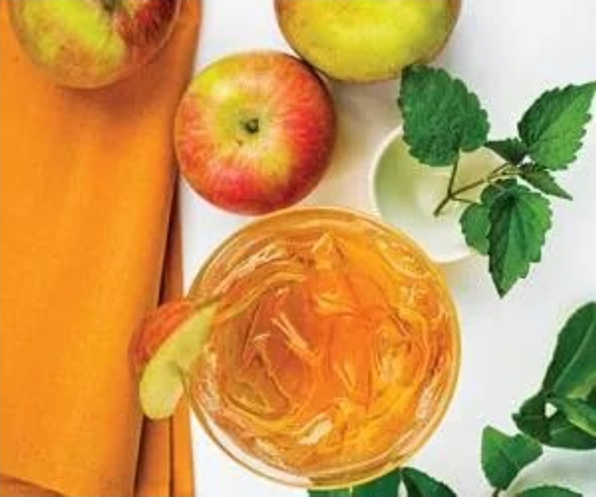 یخ چای با طعم نعنا و سیب؛ یک نوشیدنی خنک و مناسب برای فصل گرما + طرز تهیه