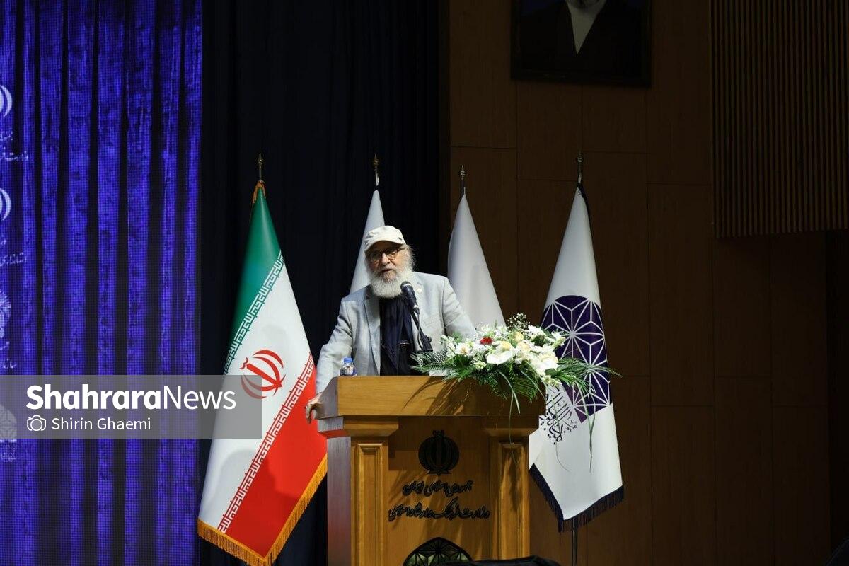 داریوش ارجمند: رهبر شهید، فراتر از زمانه خود می‌اندیشید