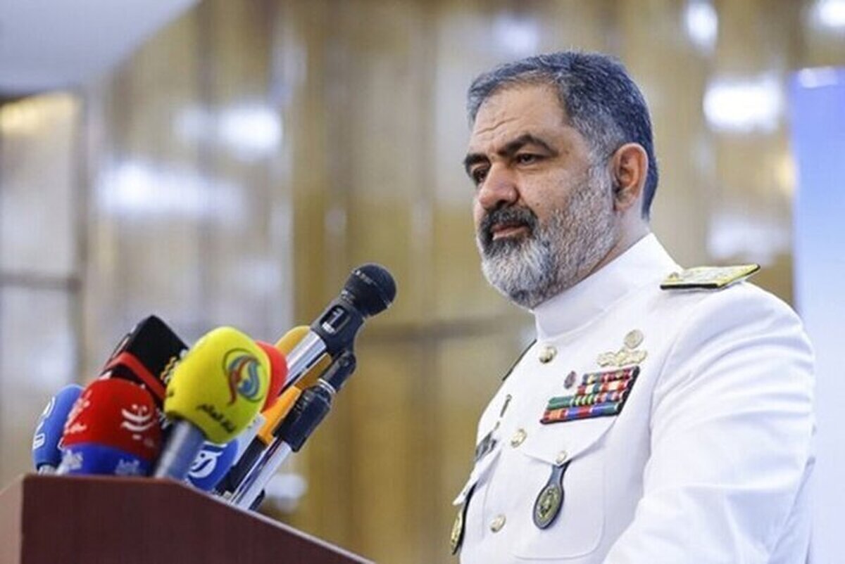 دریادار ایرانی: خانواده‌های شهدا سرمایه نظام و مایه عزت و افتخار نیروی دریایی ارتش هستند