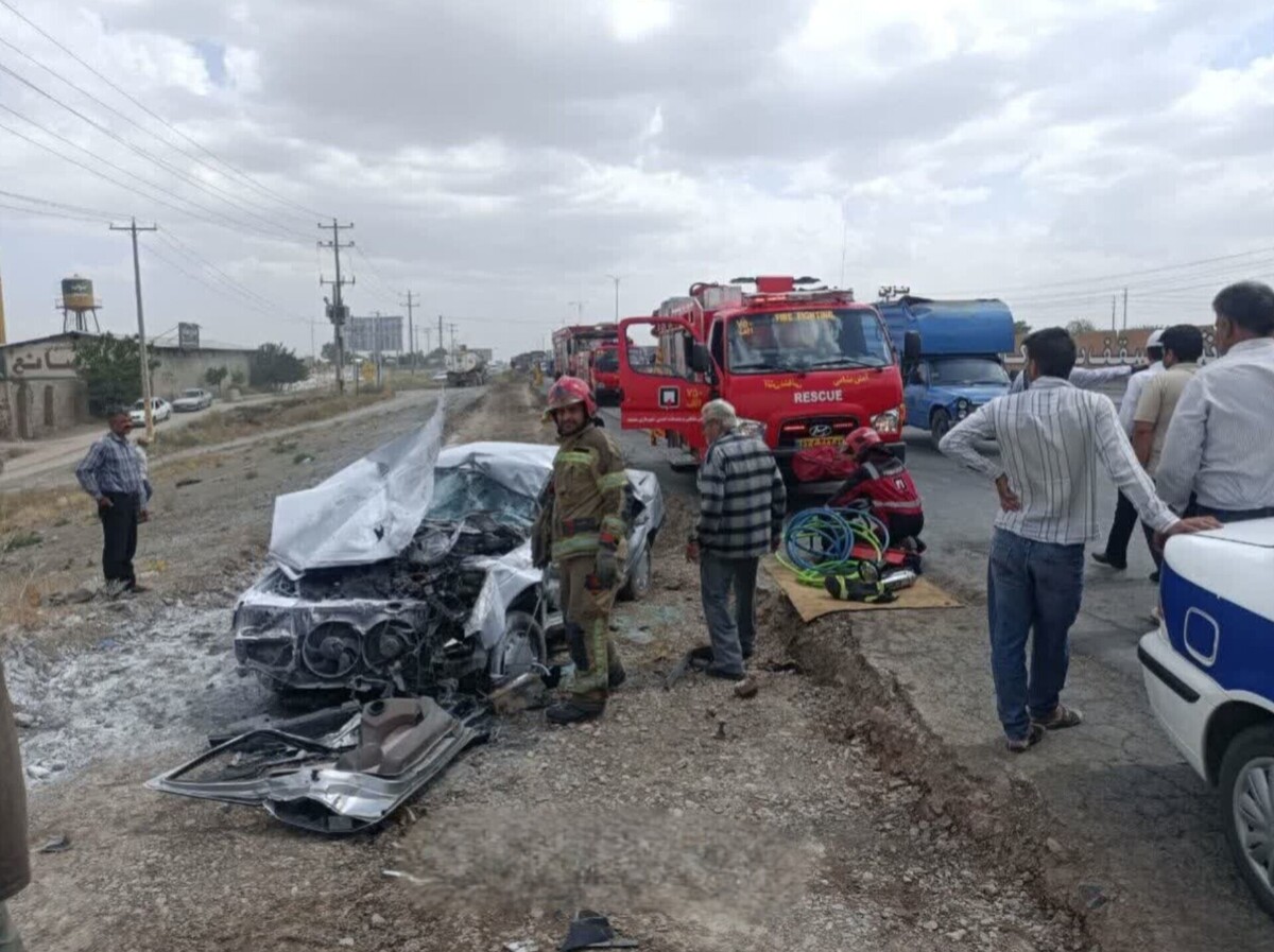 نجات راننده پژو از میان آتش توسط آتش‌نشانان مشهد (۳۱ مرداد ۱۴۰۵)