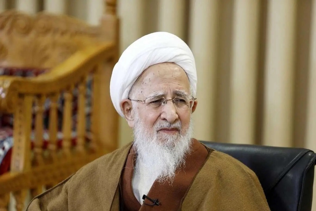 آیت الله جوادی آملی: هیچ فکر می‌کردیم روزی برسد که دو ابر قدرت دنیا را مچاله کنیم؟ آیا این معجزه نیست؟ + فیلم