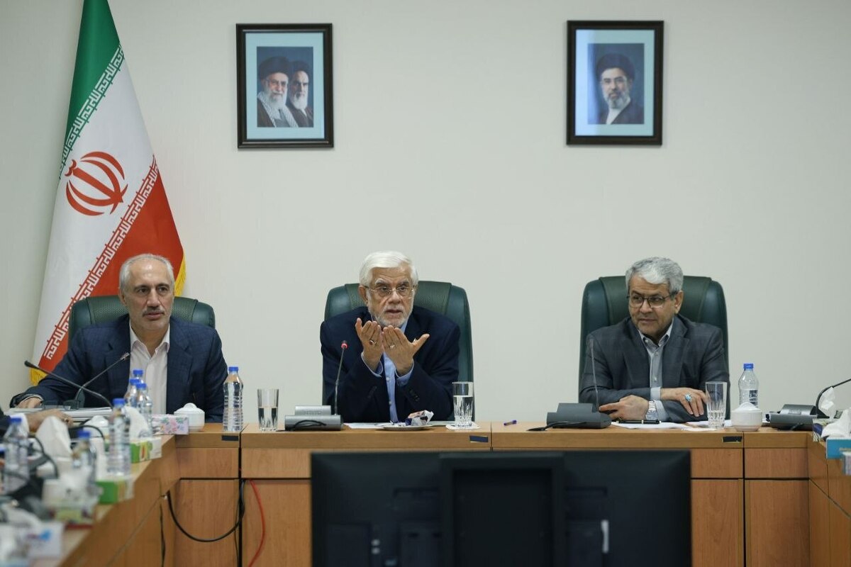 تهدید معاون اول رئیس جمهور: وزرا و مسئولان اجرایی اختلافات را به افکار عمومی بکشانند عزل می‌شوند